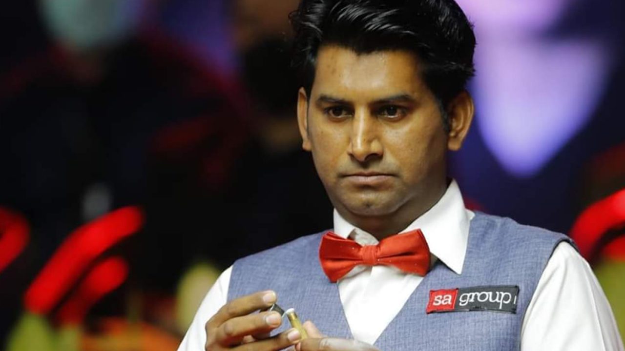 Pakistans Asjad Iqbal thumps Jimmy Robertson in Snooker Shoot Out
