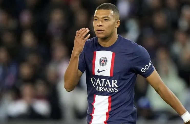 PSG remove Kylian Mbappe from their website