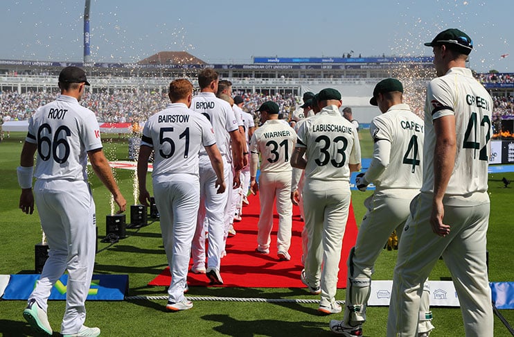 England-Australia-black-armbands-The-Ashes