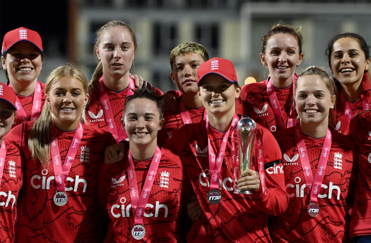 england-women-cricketers-awarded-match-fee-parity-with-men