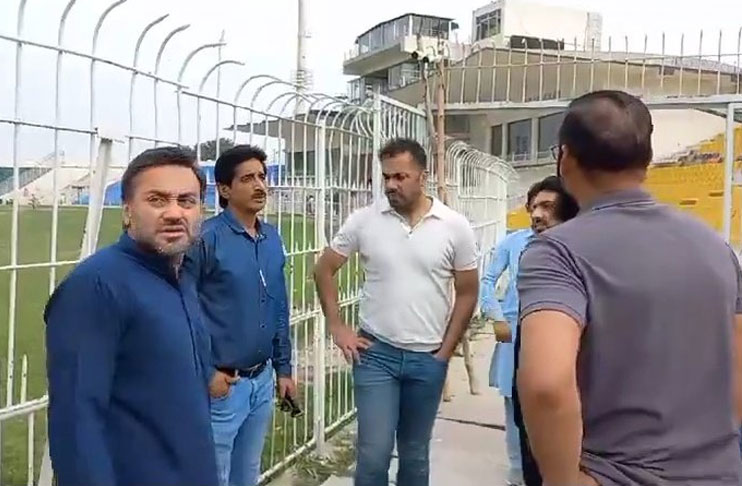 PCB-delegation-visits-Faisalabad-Iqbal-Stadium