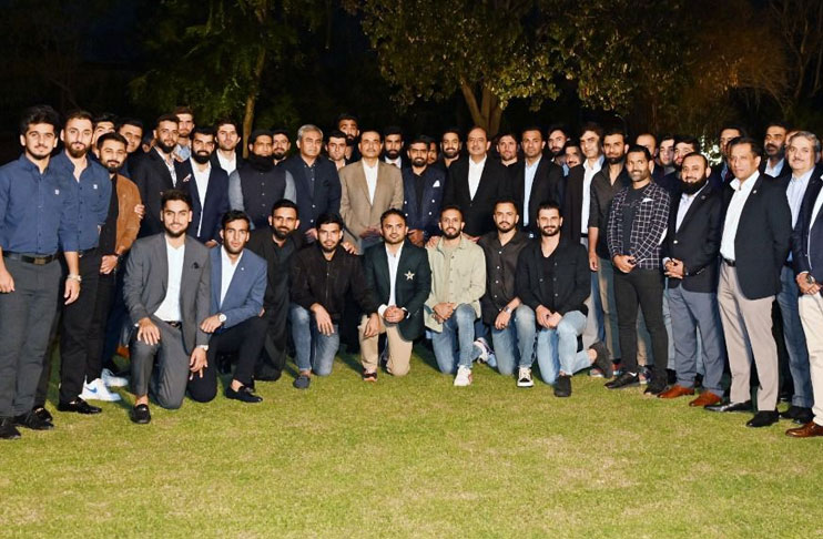 COAS-Army-Chief-hosts-Iftar-dinner-Pakistan-cricket-team