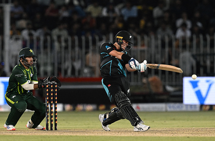 Mark-Chapman-New-Zealand-stun-Pakistan-third-T20I