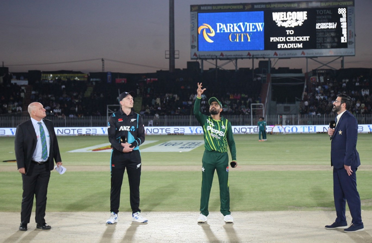 Pakistan-New-Zealand-third-T20I-toss