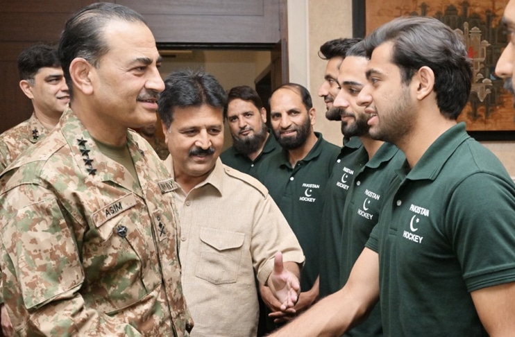 COAS-Asim-Munir-meets-Pakistan-Hockey-team