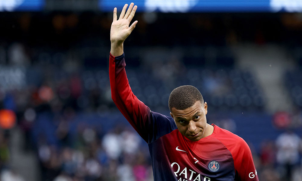 kylian-mbappe-bids-farewell-psg-fans