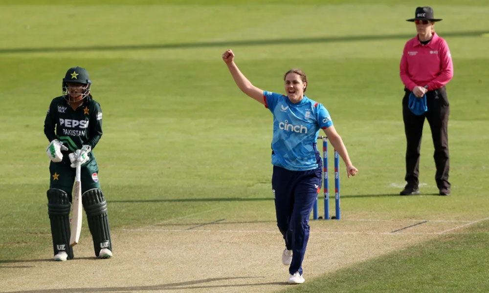 nat-sciver-brunt-england-women-thump-pakistan