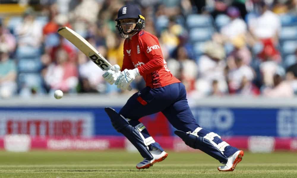 pakistan-book-england-for-176-third-t20i