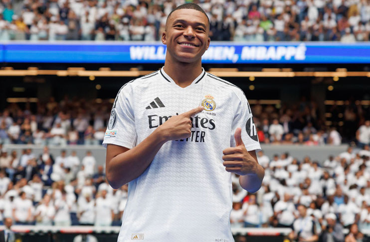 kylian-mbappe-santiago-bernabeu-debut-ronaldo-club