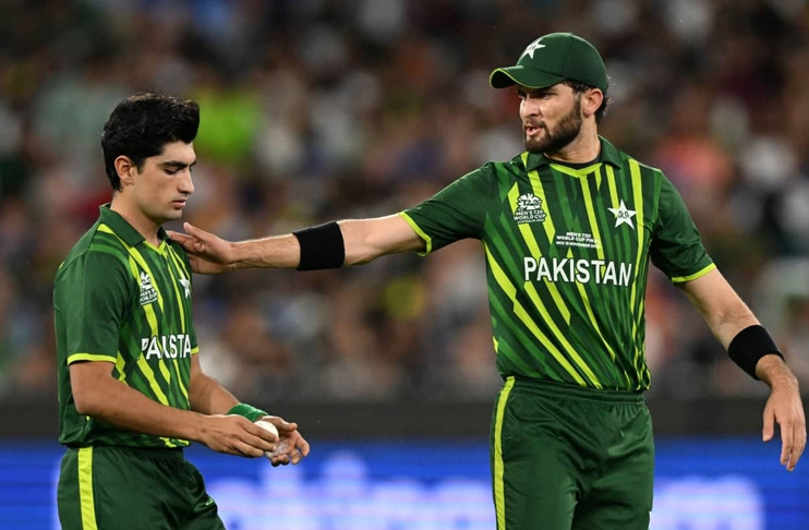 Gary-Kirsten-concerned-alarming-workload-Naseem-Shah-Shaheen-Shah-Afridi-Mohammad-Abbas