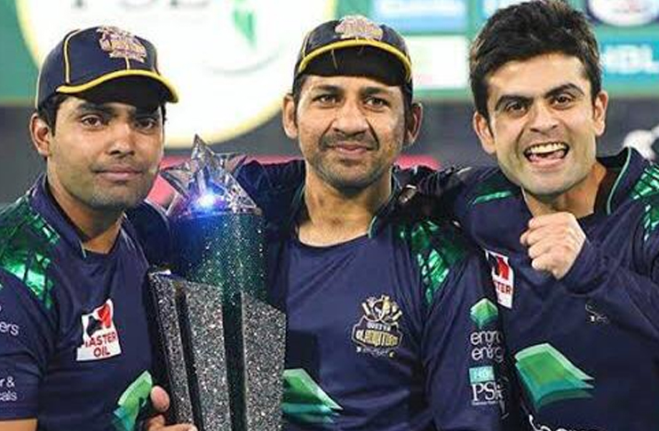 Sarfaraz-Ahmed-advises-Umar-Akmal-Ahmed-Shehzad