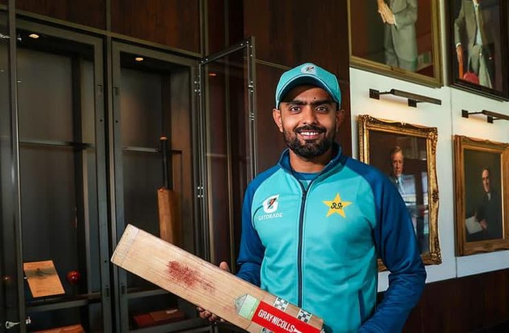 babar-azam-bat-displayed-at-mcg